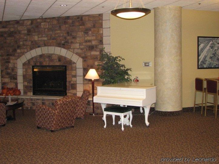 The Suites Hotel At Waterfront Plaza Duluth Interior photo